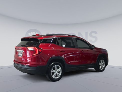 Used 2023 GMC Terrain SLE w/ Driver Convenience Package FWD image 11