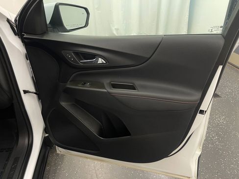 Used 2023 Chevrolet Equinox RS w/ LPO, Floor Liner Package image 7