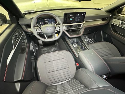 New 2026 Ford Explorer ST-Line w/ ST-Line Street Pack AWD/4WD image 9