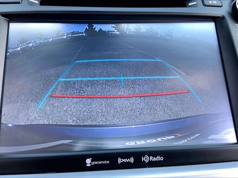 Used 2018 Toyota Highlander XLE FWD image 26
