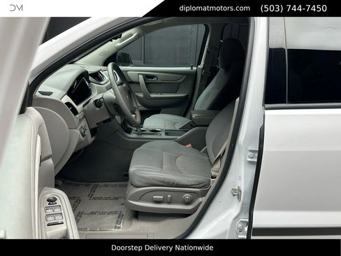 Used 2017 Chevrolet Traverse LS image 17