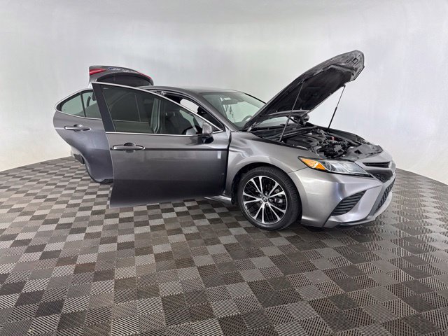 Used 2020 Toyota Camry SE FWD image 15