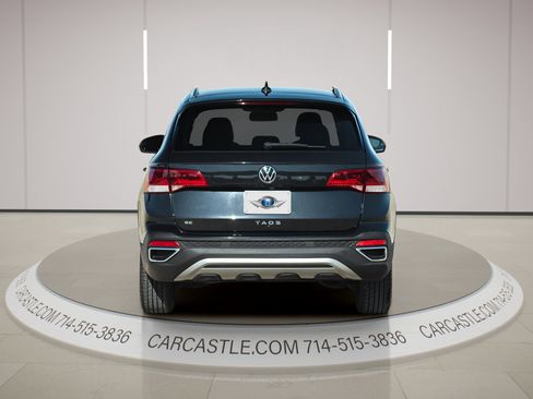 Used 2022 Volkswagen Taos SE FWD image 4