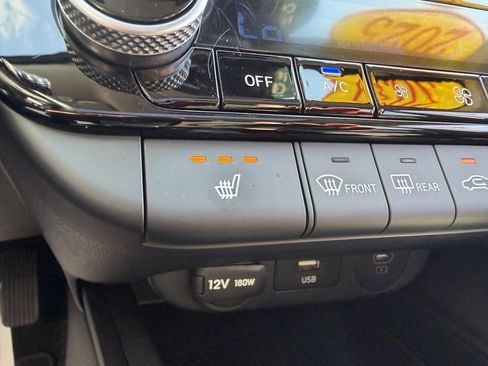 Certified 2025 Hyundai Elantra SEL FWD image 34