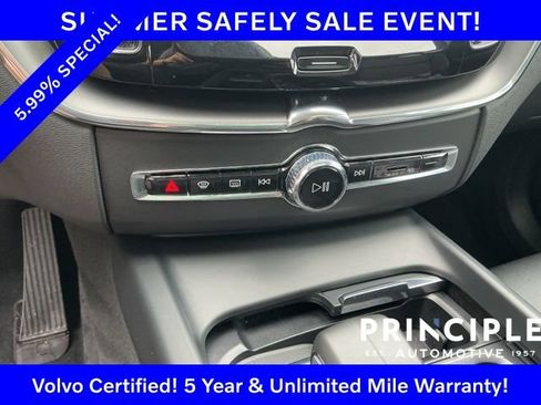 Certified 2025 Volvo XC60 B5 Core AWD/4WD image 22