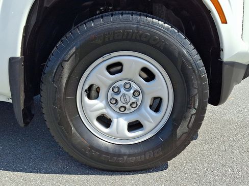 Certified 2024 Nissan Frontier S w/ Technology Package AWD/4WD image 10