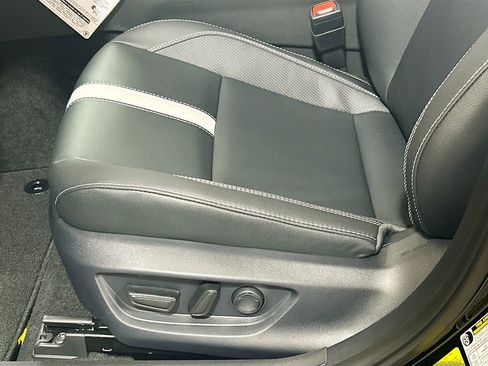 New 2026 Toyota Camry Hybrid FWD image 19