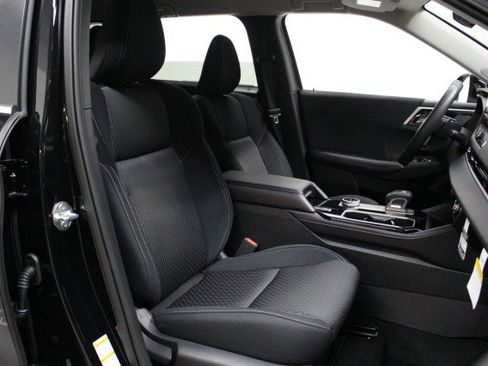 New 2025 Mitsubishi Outlander ES image 21