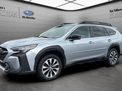 Certified 2025 Subaru Outback Limited AWD/4WD image 10