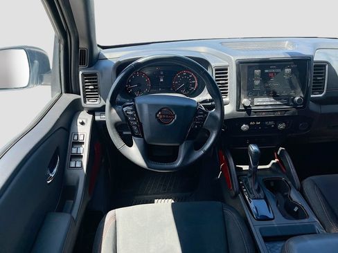Used 2022 Nissan Frontier PRO-4X w/ Technology Package AWD/4WD image 21