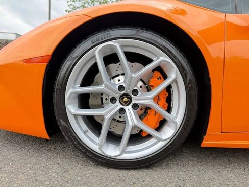 Used 2019 Lamborghini Huracan LP 580-2 RWD image 25