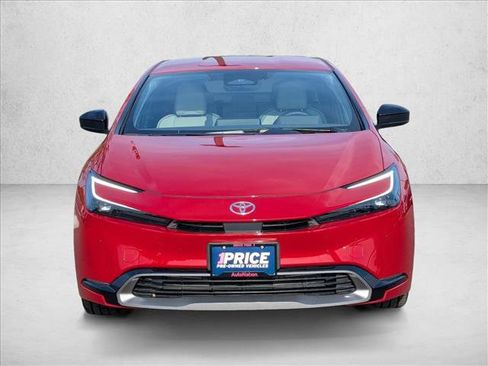 Used 2024 Toyota Prius XLE image 2