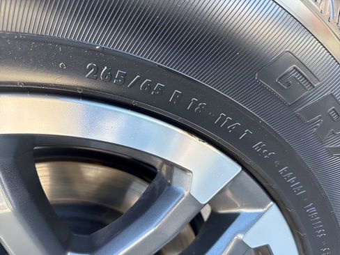 Used 2025 Toyota Tacoma TRD Sport image 35