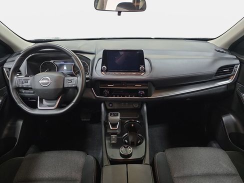 Used 2025 Nissan Rogue SV AWD/4WD image 10