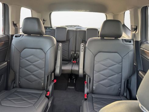 New 2026 Volkswagen Atlas SE image 12