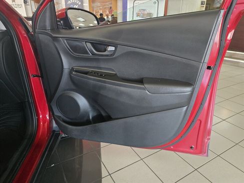 Used 2019 Hyundai Kona SE AWD/4WD image 12