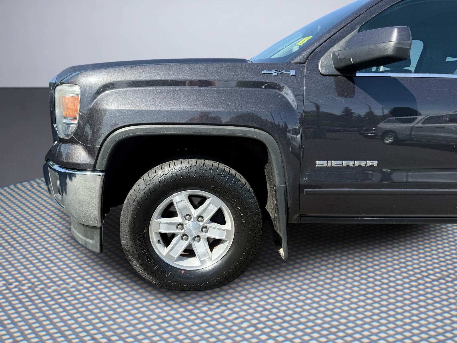 Used 2015 GMC Sierra 1500 SLE w/ SLE Value Package AWD/4WD image 11