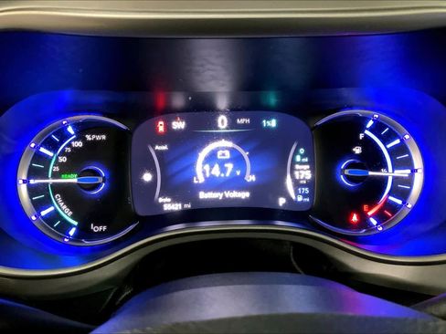 Used 2019 Chrysler Pacifica Touring Plus w/ Cold Weather Group image 25