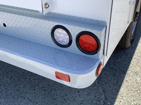 New 2025 Ford F350 XL w/ XL Chrome Package RWD image 35