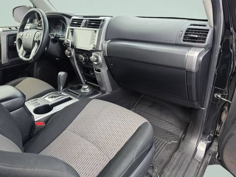 Used 2022 Toyota 4Runner SR5 AWD/4WD image 21