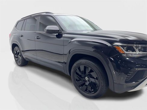 Used 2022 Volkswagen Atlas SE image 12