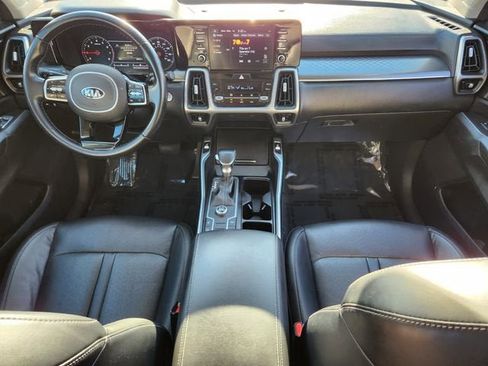 Used 2021 Kia Sorento S image 11