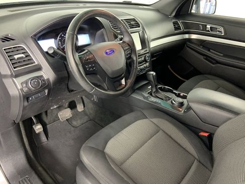 Used 2017 Ford Explorer XLT w/ Equipment Group 201A image 31