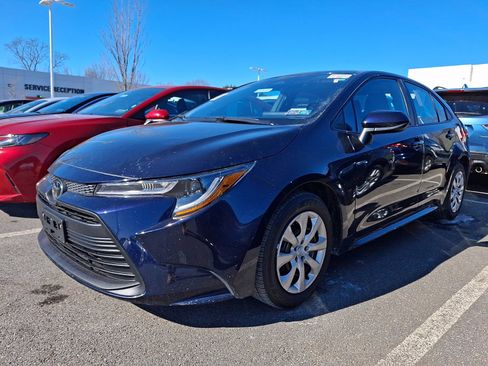 Certified 2025 Toyota Corolla LE image 3