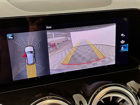 Used 2022 Mercedes-Benz EQB 350 4MATIC image 14