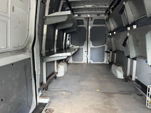 Used 2015 Mercedes-Benz Sprinter 2500 image 13