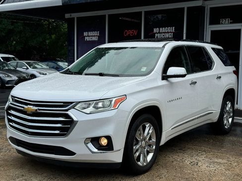 Used 2020 Chevrolet Traverse High Country FWD image 3