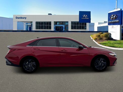 New 2026 Hyundai Elantra SEL Sport Premium FWD image 9