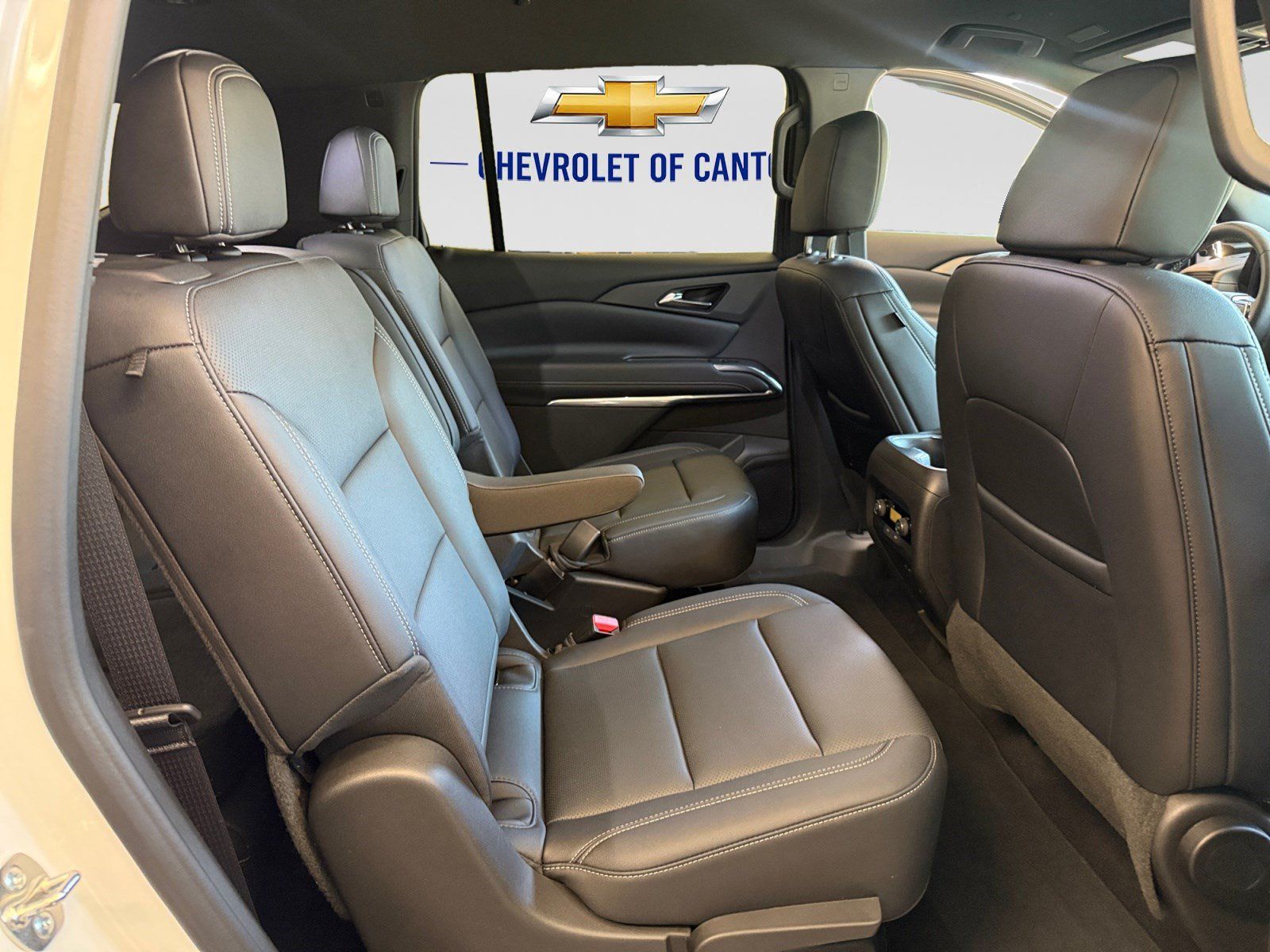 Used 2026 Chevrolet Traverse LT FWD image 15