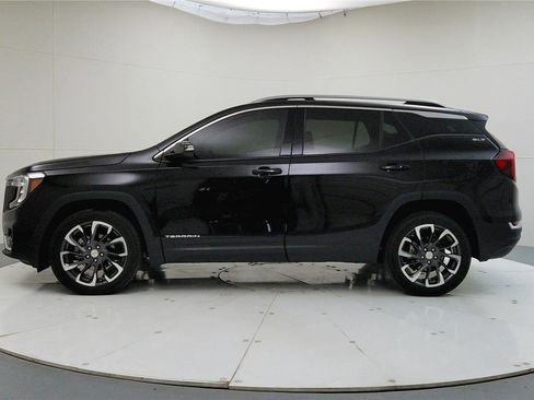 Used 2022 GMC Terrain SLT image 4