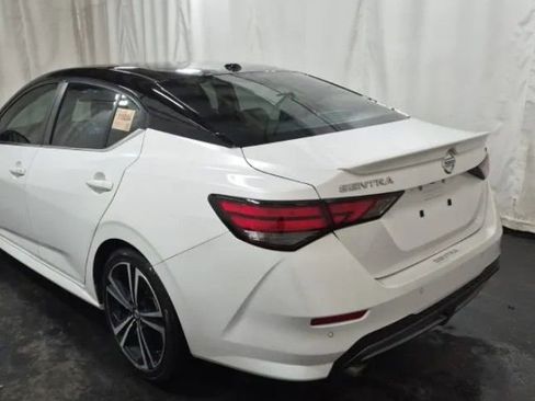 Used 2021 Nissan Sentra SR w/ SR Premium Package FWD image 3