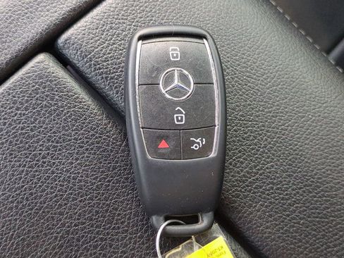 Used 2022 Mercedes-Benz GLE 350 4MATIC image 32