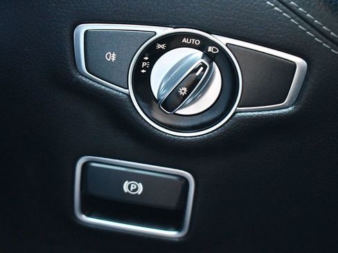 Used 2015 Mercedes-Benz S 550 4MATIC Coupe image 37