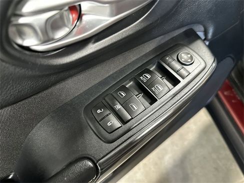 Used 2016 Jeep Cherokee Latitude image 19