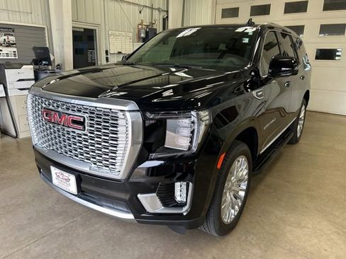 Used 2024 GMC Yukon Denali w/ Advanced Technology Package image 2