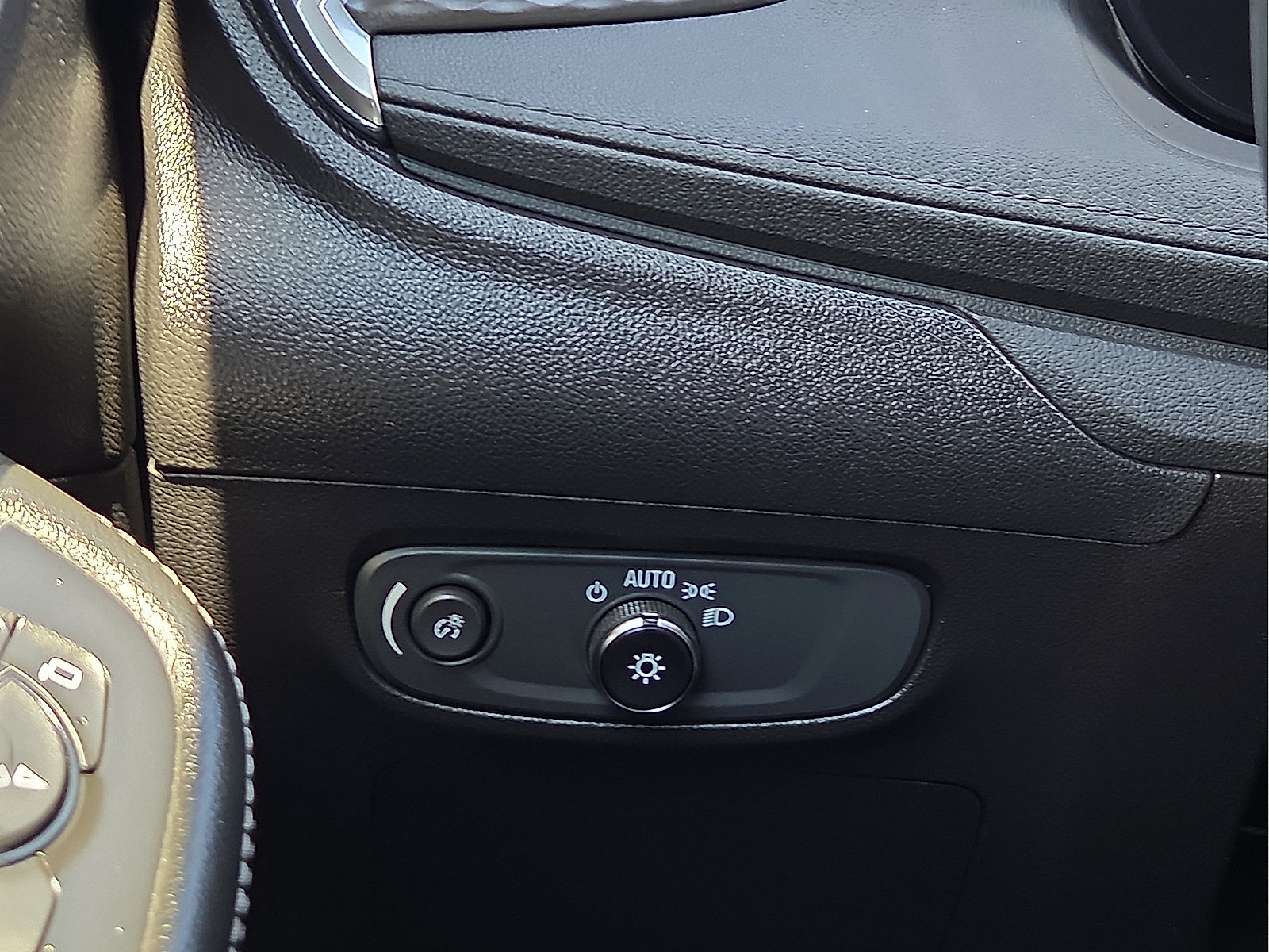 Certified 2024 Buick Encore GX Sport Touring FWD image 20