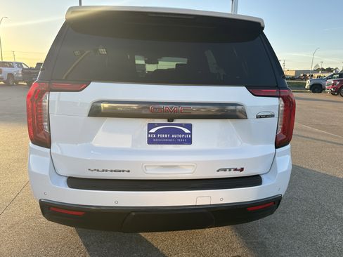 Used 2023 GMC Yukon AT4 w/ AT4 Premium Package image 8