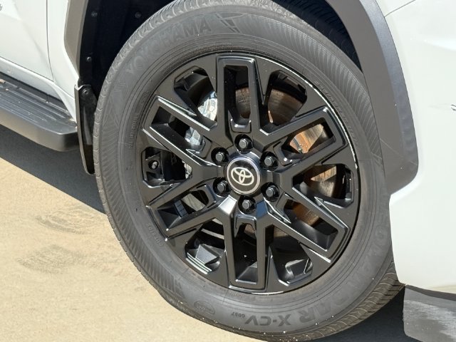 Used 2025 Toyota Sequoia Limited w/ Tow Technology Package AWD/4WD image 6