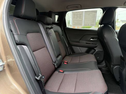 Used 2025 Nissan Kicks SR AWD/4WD image 24