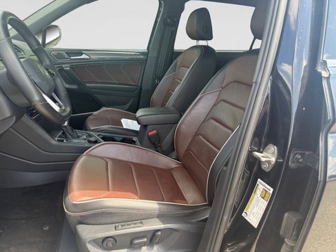 Used 2022 Volkswagen Tiguan SEL R-Line AWD/4WD image 11