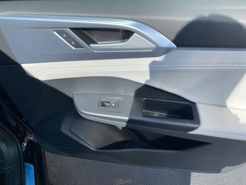 New 2025 Volkswagen Taos SE image 42