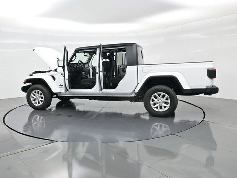 Used 2023 Jeep Gladiator Sport image 46