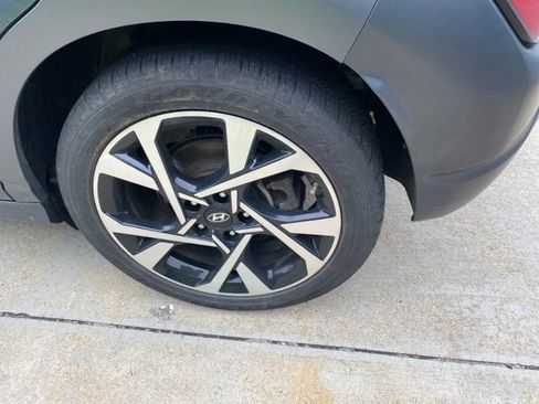 Used 2023 Hyundai Kona Limited AWD/4WD image 16