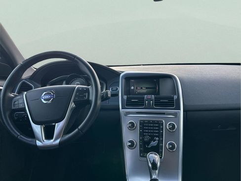 Used 2017 Volvo XC60 T5 Dynamic w/ Preferred Option Package image 10