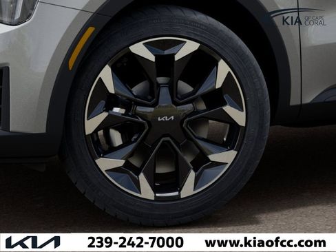 New 2026 Kia Sorento EX AWD/4WD image 9