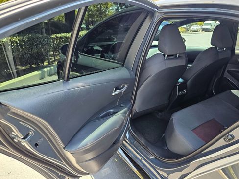 Used 2024 Toyota Corolla SE image 18